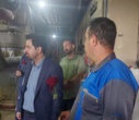 تبریک و اهدای شاخه گل توسط رئیس دانشکدگان فارابی دانشگاه تهران به کارگران زحمتکش در روز گرامیداشت روز کار و کارگر