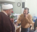 تبریک و اهدای شاخه گل توسط رئیس دانشکدگان فارابی دانشگاه تهران به استادان و همیاران آموزشی در روز گرامیداشت روز معلم و مقام استاد