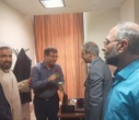 تبریک و اهدای شاخه گل توسط رئیس دانشکدگان فارابی دانشگاه تهران به استادان و همیاران آموزشی در روز گرامیداشت روز معلم و مقام استاد