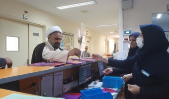 قدردانی رئیس دانشکدگان فارابی دانشگاه تهران از کادر درمان بیمارستان شهید بهشتی قم