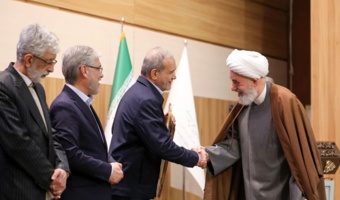 دریافت لوح تقدیر و نشان ویژه جشنواره بین‌المللی فارابی توسط استاد دانشکدگان فارابی دانشگاه تهران